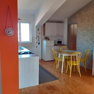 Apartment Piero